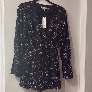 Cupcakes & Cashmere Black Floral Romper - women’s size small- NWT